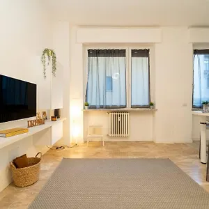  Apartamento Porta Venezia Nuovo E Accogliente Italia